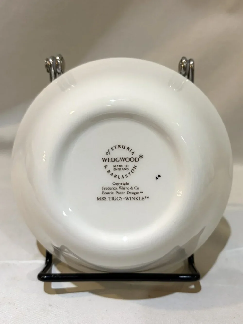 Wedgwood Beatrix Potter Mrs. Tiggy Winkle Child Bowl Etruria & Barlaston England
